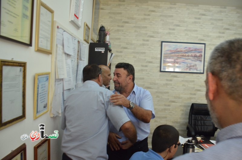 كفرقاسم- فيديو: نواب وأعضاء المجلس البلدي يشاركون الطلاب افتتاح عامهم الدراسي  باجواء بهيجة .